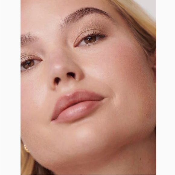 Ilia Liquid Powder Eye Tint - Picture 7 of 9